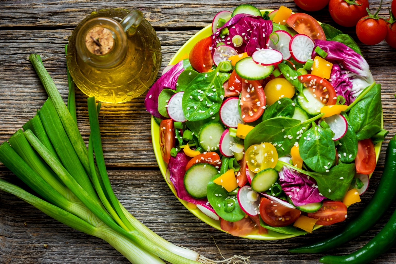 Фруктовый пост. Овощи и зелень. Овощи на столе. Овощной салат. Свежие овощи и зелень.